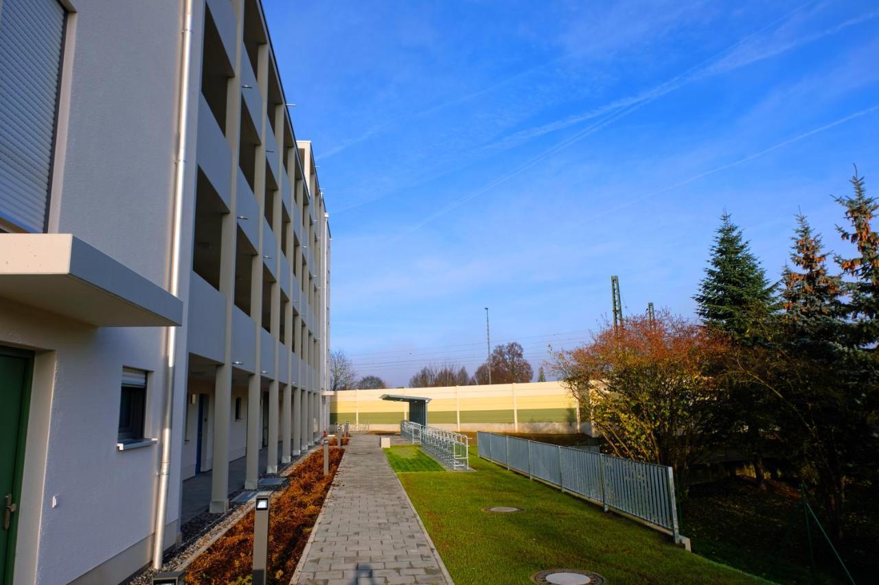 Design Apartment Nr 2 Mit Terrasse Und Parkplatz Straubing Exterior foto